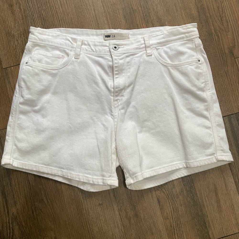 Levi’s white shorts